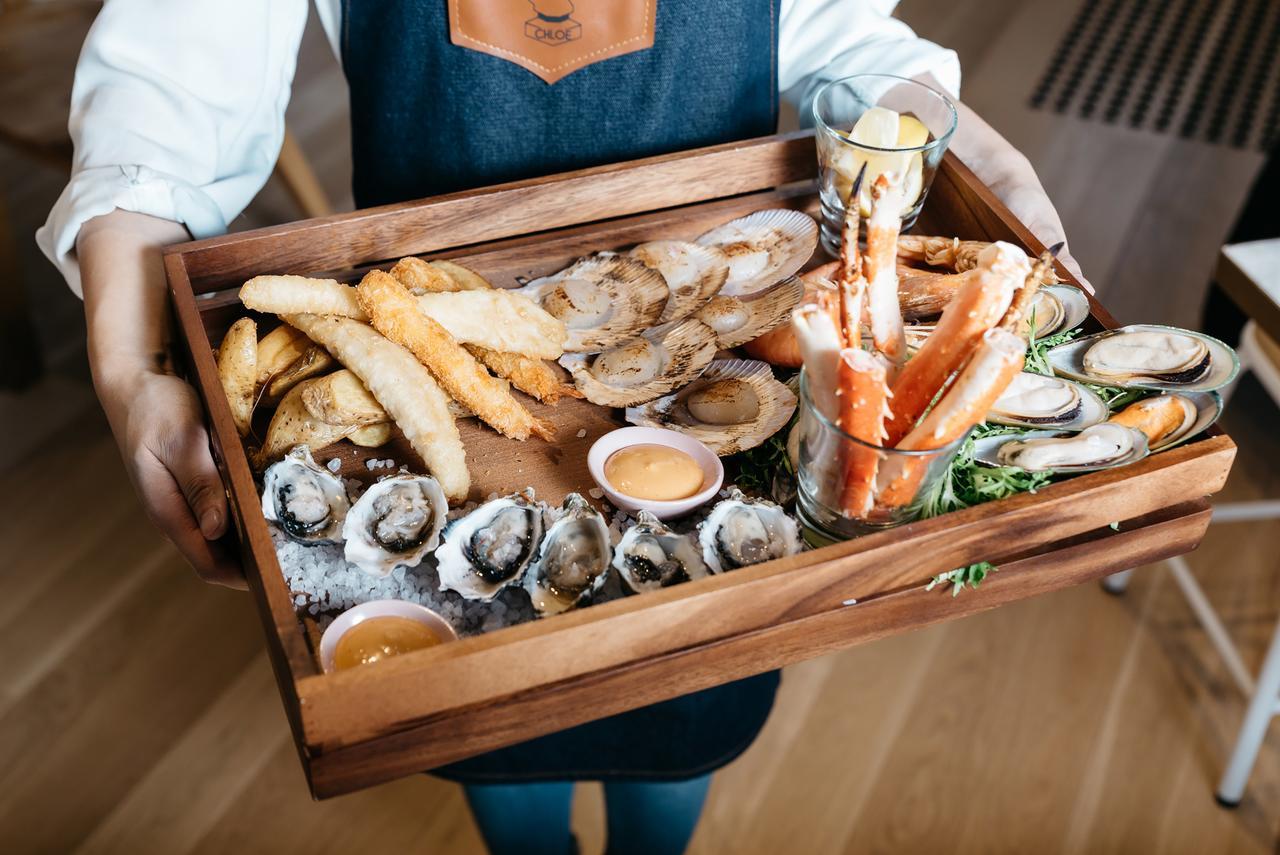 Art Series - The Chen Box Hill Exterior foto Seafood platter